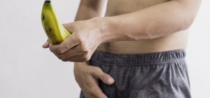 the size of a man's penis on the example of a banana